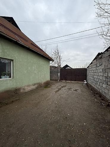 Продаётся 4-комнатный дом в районе Ак-Босого 🏠 Площадь: 85 м² 📍