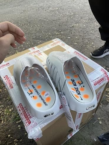 мужской обувь: Сабо, 40, 41, 42, Nike, Новый, цвет - Белый — 3