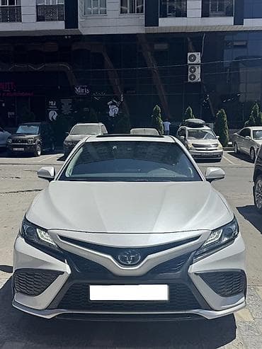 Toyota Camry: 2023 г., Автомат, Гибрид, Седан