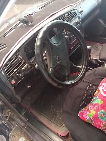 Транспорт: Volkswagen Golf: 1993 г., 1.8 л, Кол менен иштөөчү, Бензин, Седан — 5