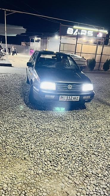 Volkswagen Vento: 1998 г., Механика, Седан