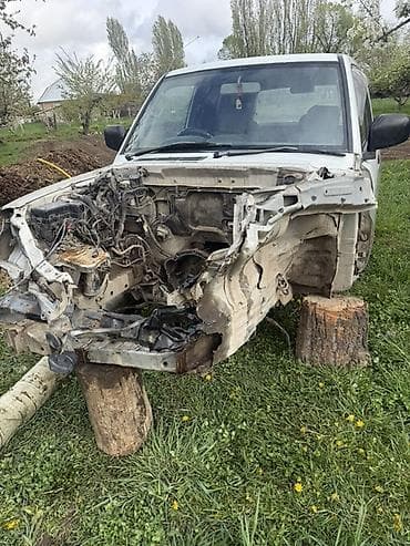 маз водовоз: Mitsubishi Pajero iO: 1998 г., Внедорожник — 8