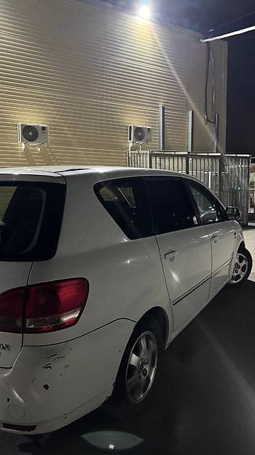 Toyota Avensis Verso: 2002 г., 2 л, Механика, Дизель, Минивэн — 3