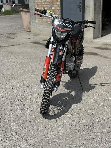 авансиер авансир: Эндуро‑мотоцикл AVANTIS (серия Enduro) - Двигатель: одноцилиндровый — 1