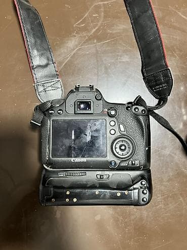 sigma 35: Фотоаппарат Canon EOS (зеркальная камера серии 5D) с широкоугольным — 6