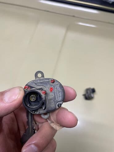 старая модель dell: BMW 2010 г., Б/у, Оригинал — 3