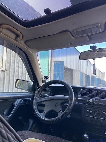 100: Volkswagen Vento: 1994 г., 1.6 л, Механика, Бензин, Седан — 6
