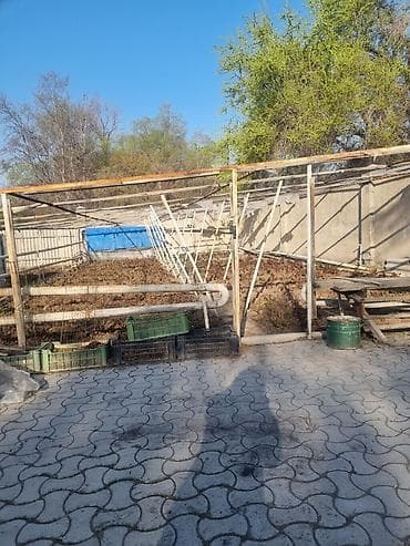 коммунаров: 🏡 Продаётся 3комн.дом+2комн времянкой Коммунарове! 🟩 Площадь дома — 2