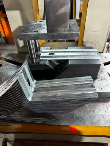 искуственная трава: Кронштейн 70/70/150мм 50сом Кронштейны Крепежи Кронштейн фасадные — 9