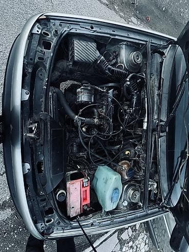 Volkswagen Passat: 1988 г., 1.8 л, Механика, Седан — 7