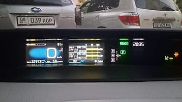 byd e7: Toyota Prius C: 2019 г., 1.8 л, Автомат, Гибрид, Хэтчбэк — 6