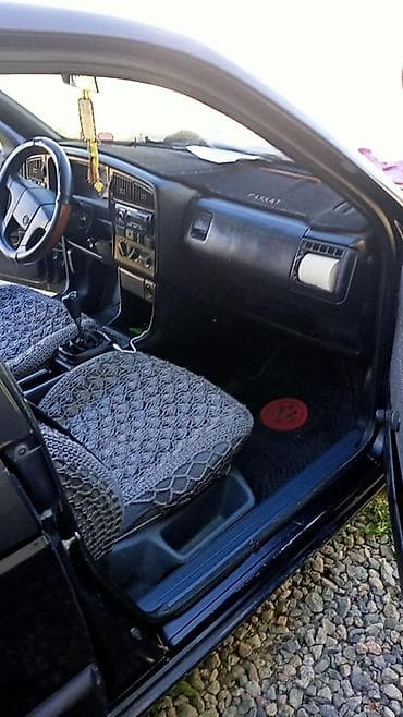 Транспорт: Volkswagen Passat: 1991 г., Механика, Бензин, Хэтчбэк — 8