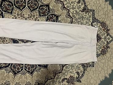 классический брюки мужские: Мужской комплект для гольфа/кэжуал: белые брюки + темно‑синее поло — 7