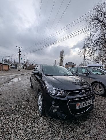 Chevrolet Spark: 2017 г., 1 л, Автомат, Бензин, Хетчбек — 1