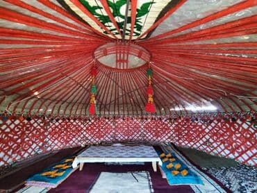 электро велик бишкек цена: Юрта с красной внутренней отделкой и бамбуковым каркасом. Внутри — 2