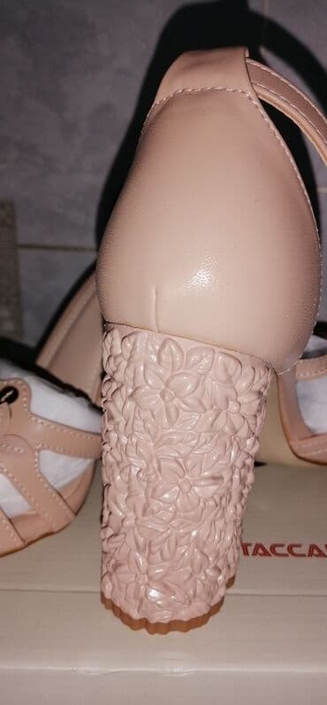 женские брендовые туфли недорого: Новые. Красивые Босоножки женские оригинальный, устойчивый каблук — 2