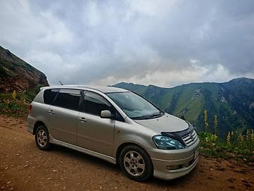 Транспорт: Toyota Ipsum: 2002 г., 2.4 л, Автомат, Бензин, Минивэн — 1