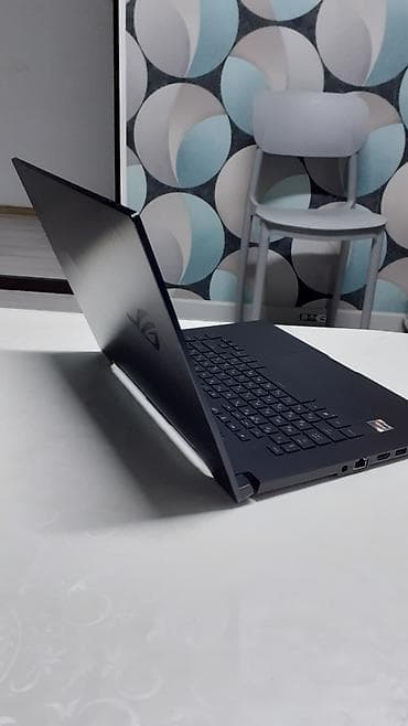 Игровой ноутбук ASUS ROG (серия ROG, черный металл, фирменный логотип — 6