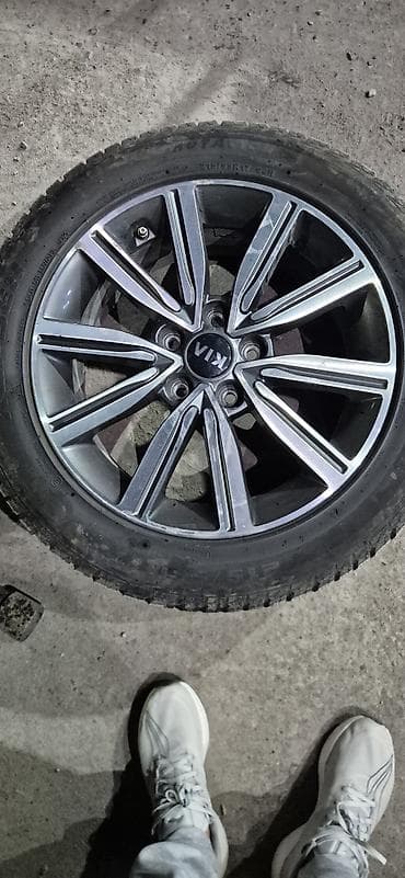 vossen diska: Колеса в сборе 215 / 55 / R 17, Зимняя шипованная, Комплект, Легковые, Литые, отверстий - 5 — 1