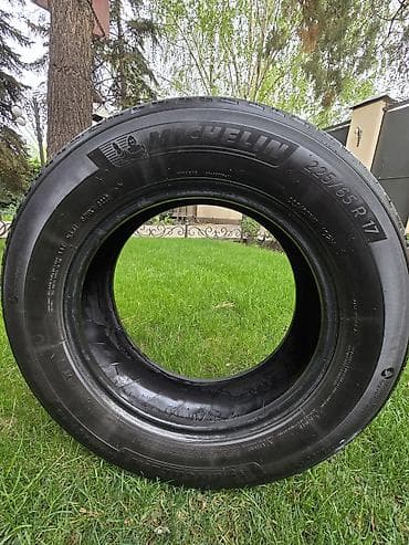 70 сом: Продаю комплект летней резины Michelin, 225/65/17 б/у цена 3 тыс сом — 2