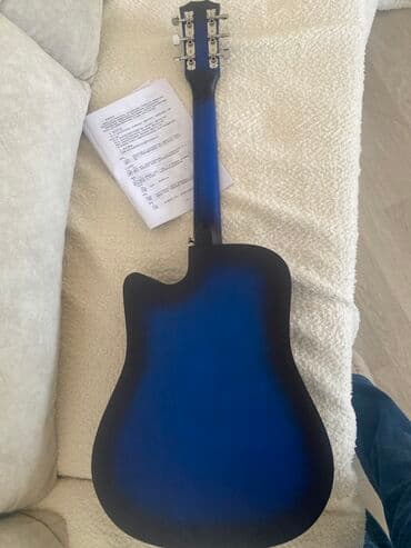 Акустическая гитара с вырезом (cutaway), 6 струн, размер дредноут