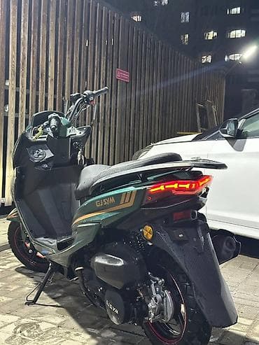 мото скутер: Макси-скутер 150 куб. см, Бензин, Б/у — 2