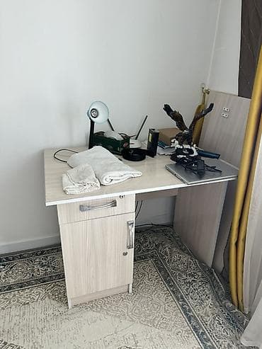 мебель королевский: Компьютерный стол, Б/у, С полками — 1