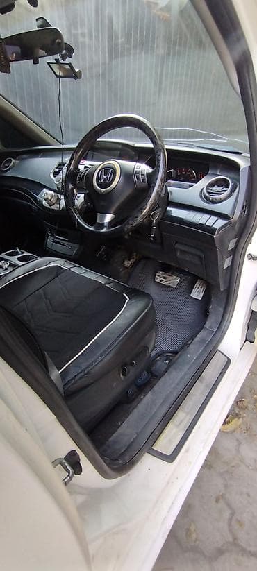 пленку: Honda Odyssey: 2004 г., 2.4 л, Автомат, Бензин, Минивэн — 2