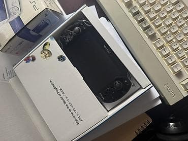 нужна: Sony PlayStation Vita Fat, полный комплект, коробка, бумаги, кабеля — 6