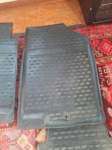 runx alex: Родные Резиновые Полики Для салона Kia, цвет - Черный, Б/у — 3