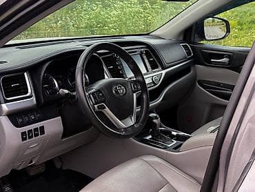 170000: Toyota Highlander: 2018 г., 3.5 л, Автомат, Бензин, Внедорожник — 7