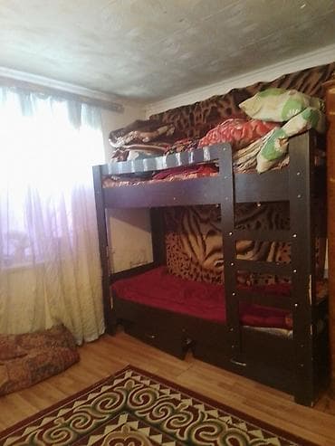 Двухъярусная кровать из тёмного массива. 2000 сом есть ещё уступка