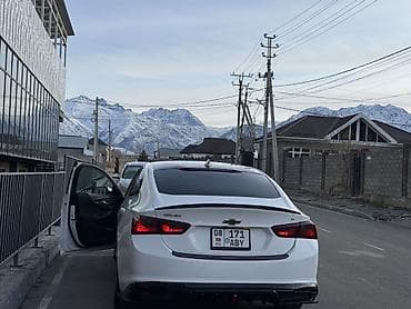 Транспорт: Chevrolet Malibu: 2018 г., Седан — 4