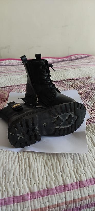 сапоги женские демисезонные: Черные кожаные демисезонные ботинки на массивной подошве для девочки — 5