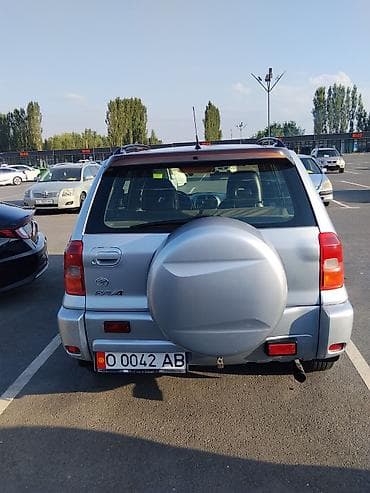 Toyota RAV4: 2002 г., 2 л, Механика, Бензин, Кроссовер at lalafo.kg Toyota RAV4: 2002 г., 2 л, Механика, Бензин, Кроссовер