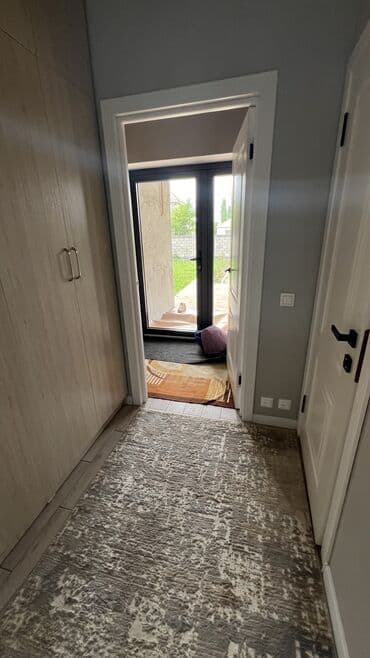 продаю дом бишкек: Дом, 220 м², 6 комнат, Собственник — 4