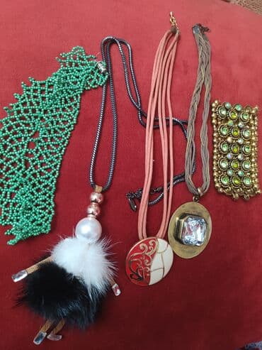Кулоны и подвески: Кулоны на любой вкус,отличного качества .новые не носили. Цена каждого — 6