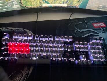 red square keyrox: Клавиатура — 2