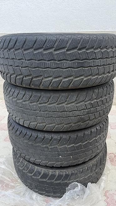 100 с4: Комплект из 4 зимних шин без шипов. - Размер: 275/60 R20 (маркировка — 2