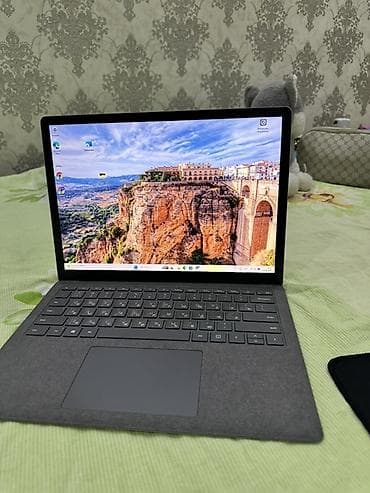Ноутбук Microsoft Surface Laptop (серия Surface, серебристый корпус с