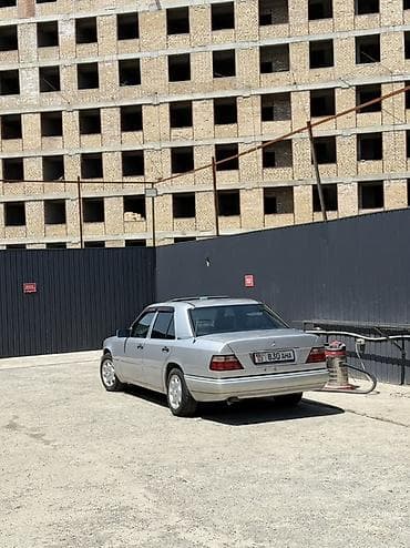 Mercedes-Benz W124: 1994 г., 2 л, Механика, Бензин, Седан — 2