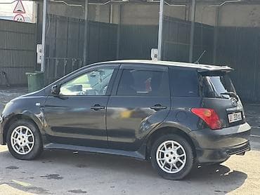 Toyota Ist: 2003 г., 1.5 л, Автомат, Газ, Хэтчбэк at lalafo.kg Toyota Ist: 2003 г., 1.5 л, Автомат, Газ, Хэтчбэк