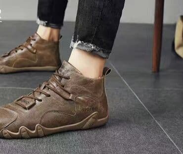 Кроссовки 40размер подойдёт и на 41. Надеты 1р,размер не