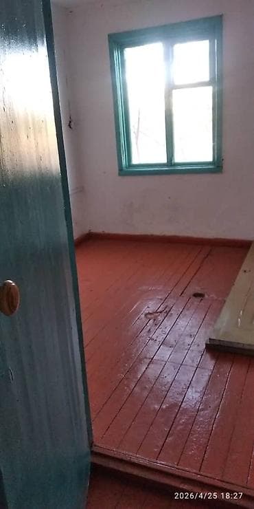 барачного: 40 кв Метр село Тамчы 58000 $ 4сотох огородом — 1