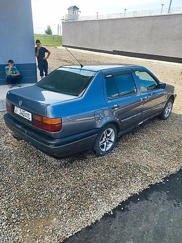 прием стекл: Volkswagen Vento: 1993 г., 1.8 л, Механика, Бензин, Седан — 3