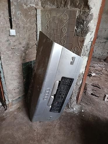 обшивки ауди: Запчасти кузова Audi A6 C5 (седан) В наличии набор оригинальных — 4