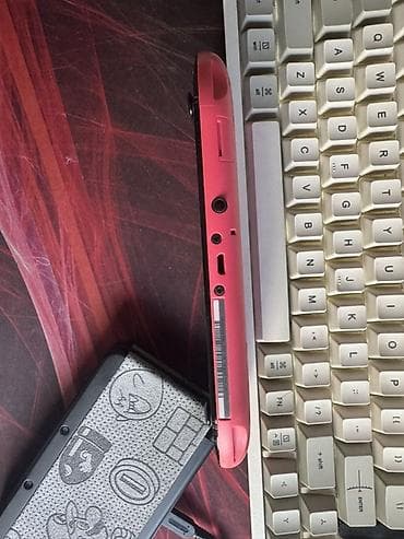 ps v: PS Vita slim (2000), родной кузов, на экране пленка, прошита — 7