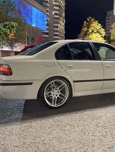 Литые Диски R 18 BMW, Комплект, отверстий - 5, Б/у at lalafo.kg Литые Диски R 18 BMW, Комплект, отверстий - 5, Б/у