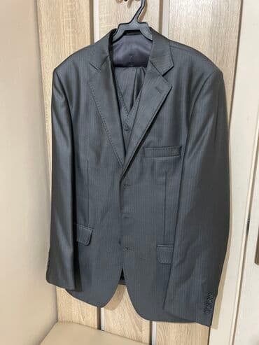 Продаю мужской костюм в идеальном состоянии (практический новый)