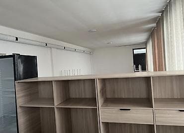 продаю дом швейный цех: СДАЮ помещение рядом с рынком дордой, рядом с финка банком, ул — 6